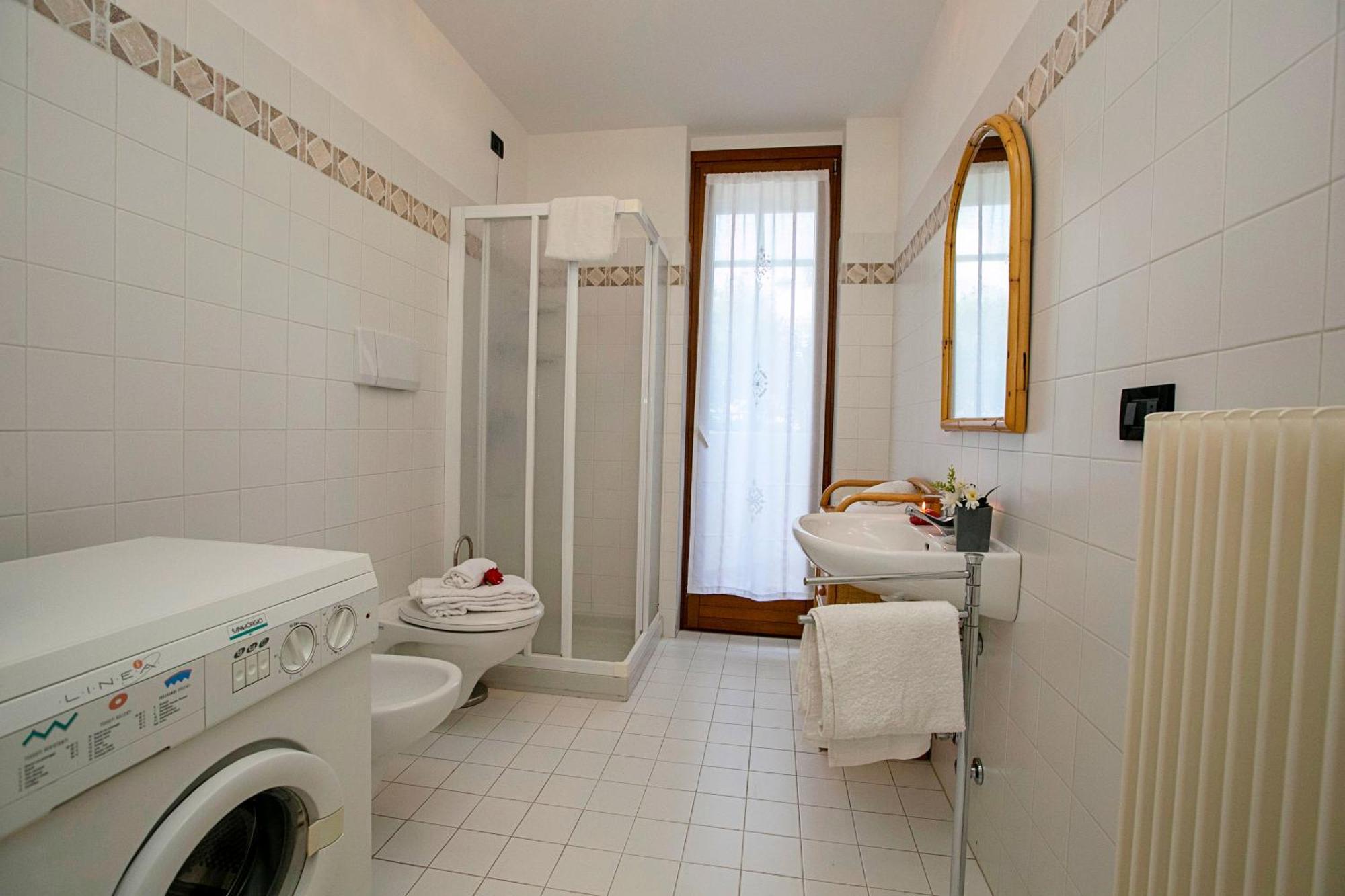 Appartamento Lara - Happy Rentals Riva del Garda Eksteriør bilde