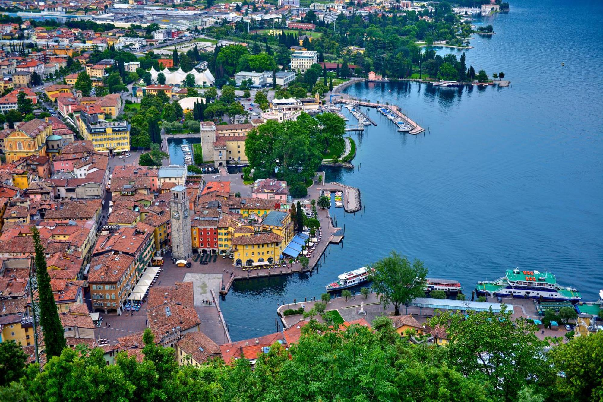 Appartamento Lara - Happy Rentals Riva del Garda Eksteriør bilde