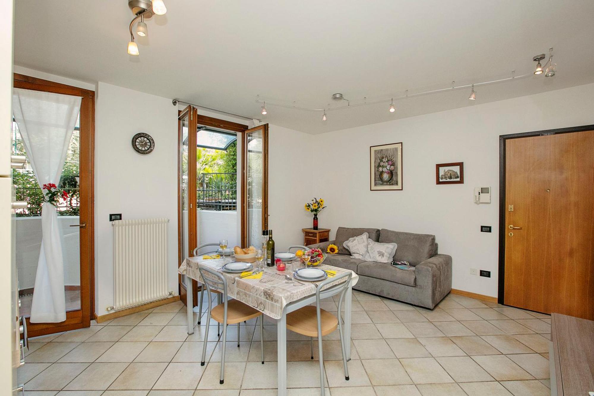 Appartamento Lara - Happy Rentals Riva del Garda Eksteriør bilde